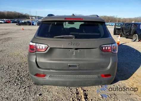 2017 Jeep Compass Latitude z USA, uszkodzony, nr VIN 3C4NJDBB5HT635853